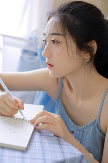 张开双腿让主人调教打屁股作文